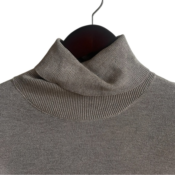 H&M Women’s Brown-Grey Turtleneck Long Sleeve Sweater- Size XS - Picture 9 of 10